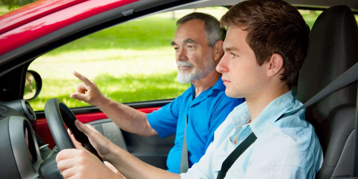 Pass Your Test Faster with Oxford’s Automatic Driving Lessons!