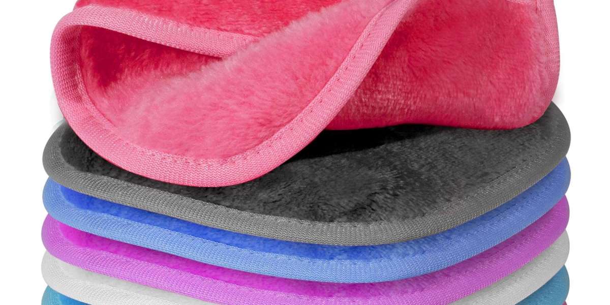 What color towels are best for makeup?