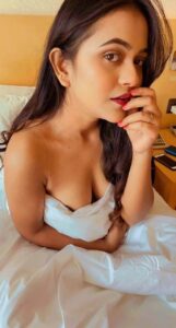 Vile Parle Escorts for 24/7 Service - VIP Call Girls Available Now!