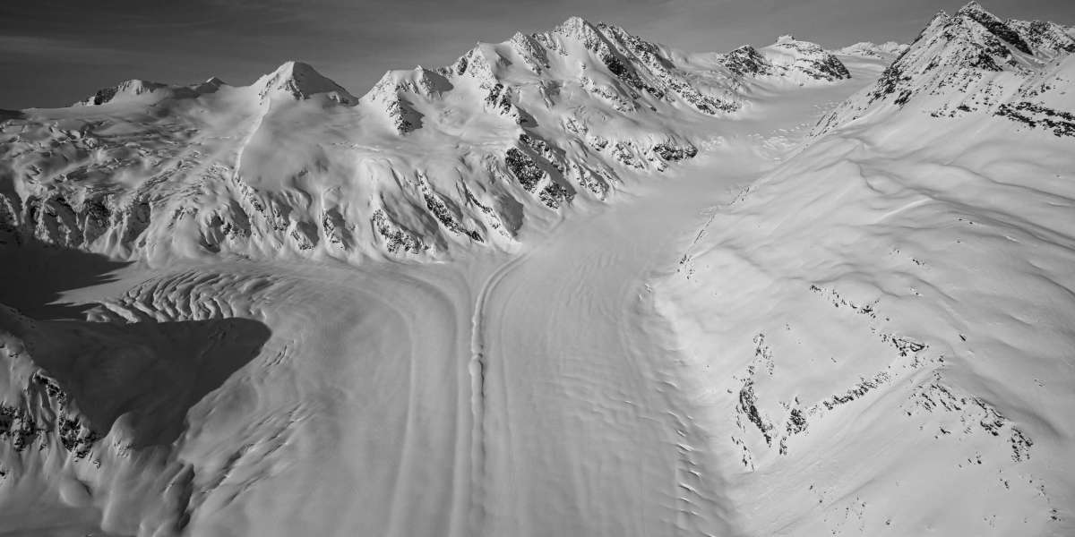 Discover True Bliss: Best Alaska Heli Skiing Escapes