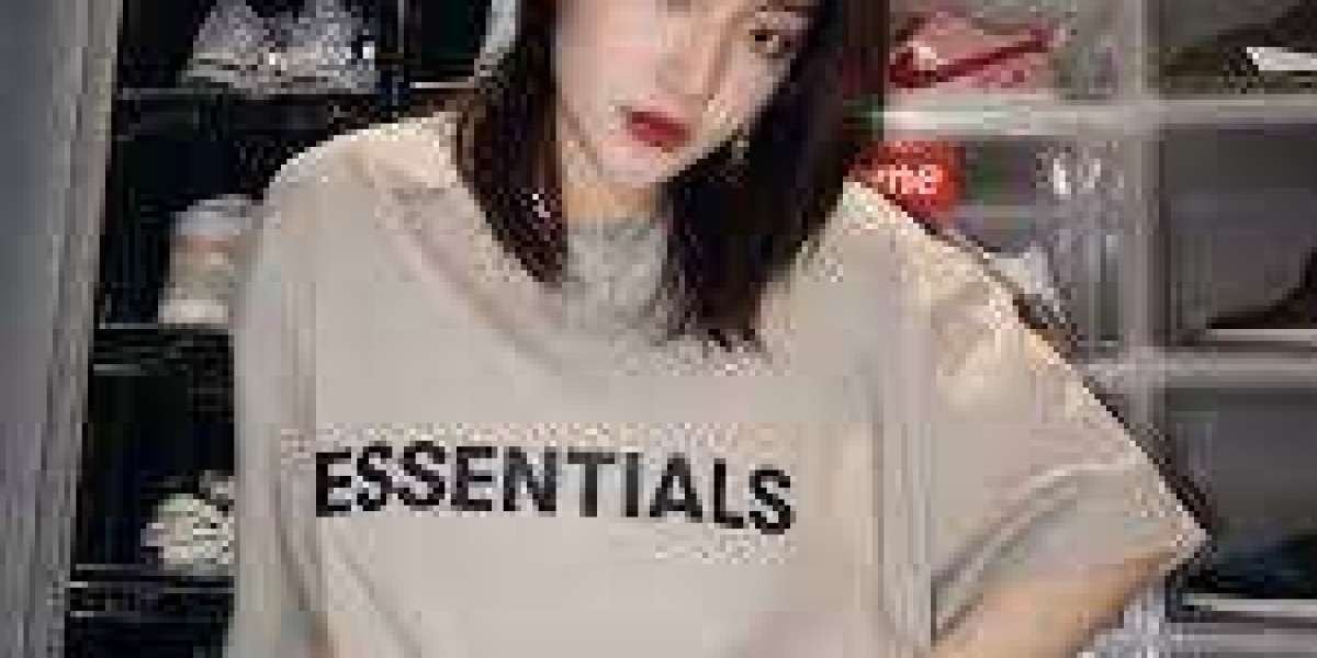 Why Coral Essentials Hoodies Are a Favorite Among Teens