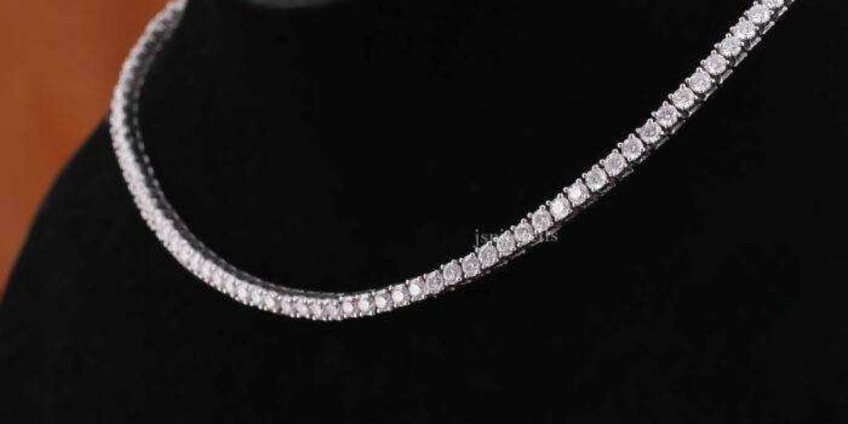 Exquisite 5mm Moissanite Tennis Chain Necklace: A Blend of Elegance and Brilliance