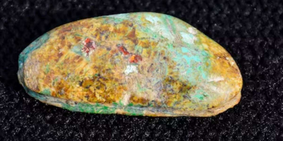 Healing Benefits of Labradorite Stone: Energy, Protection & Clarity