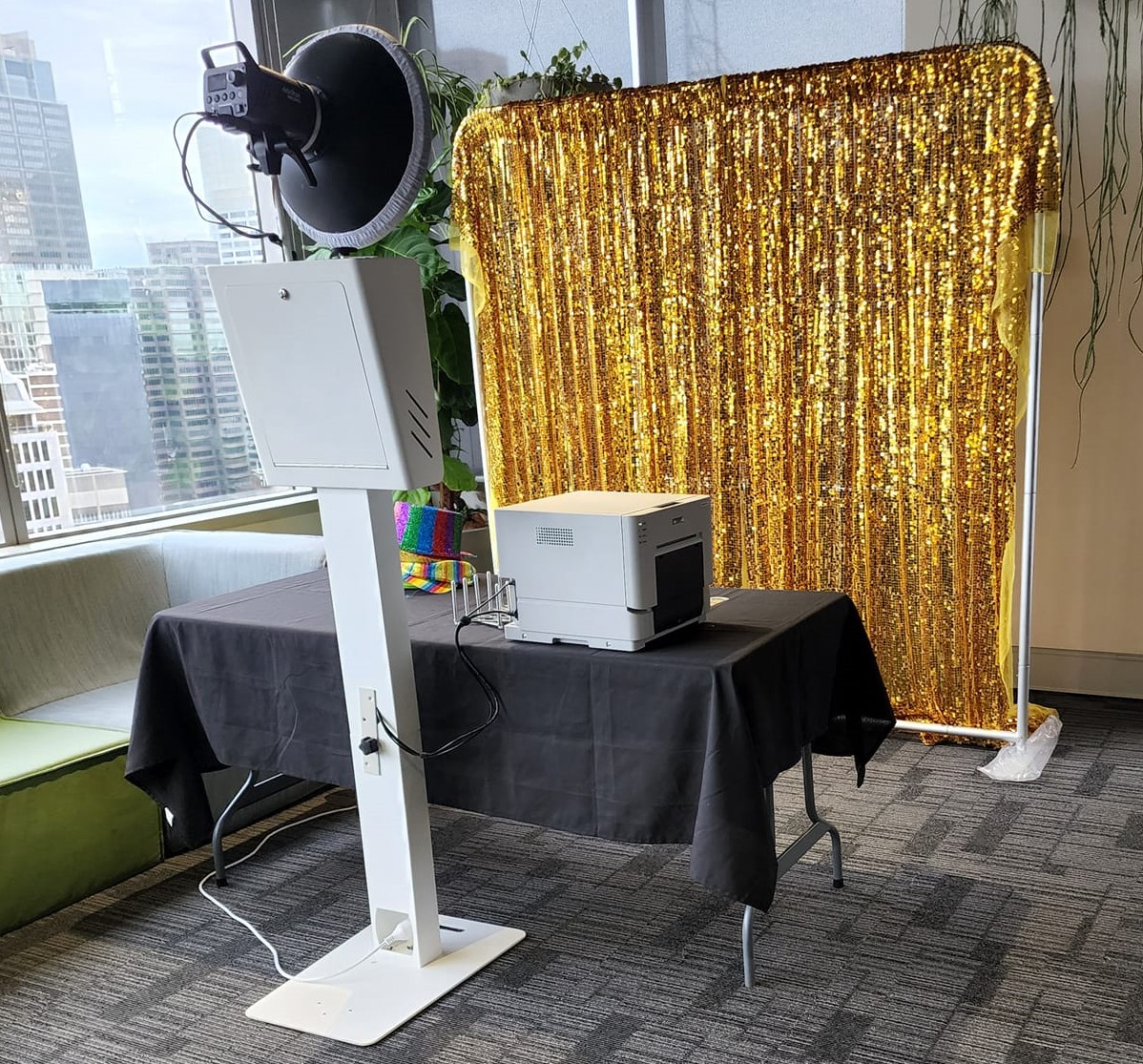 Photo Booth Werribee - Photo Booth Hire Werribee, Melbourne | CrazyBooth