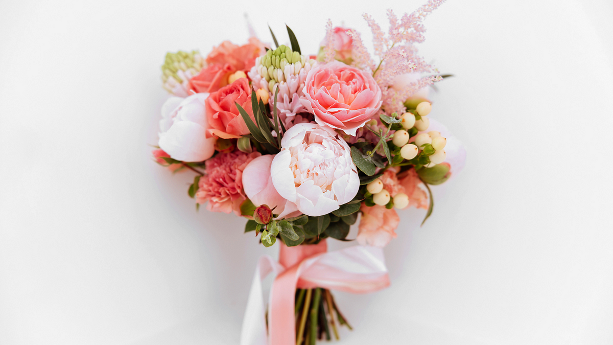 The Ultimate Guide to Spring Wedding Flowers in 2025 | by Élan Flowers | Feb, 2025 | Medium