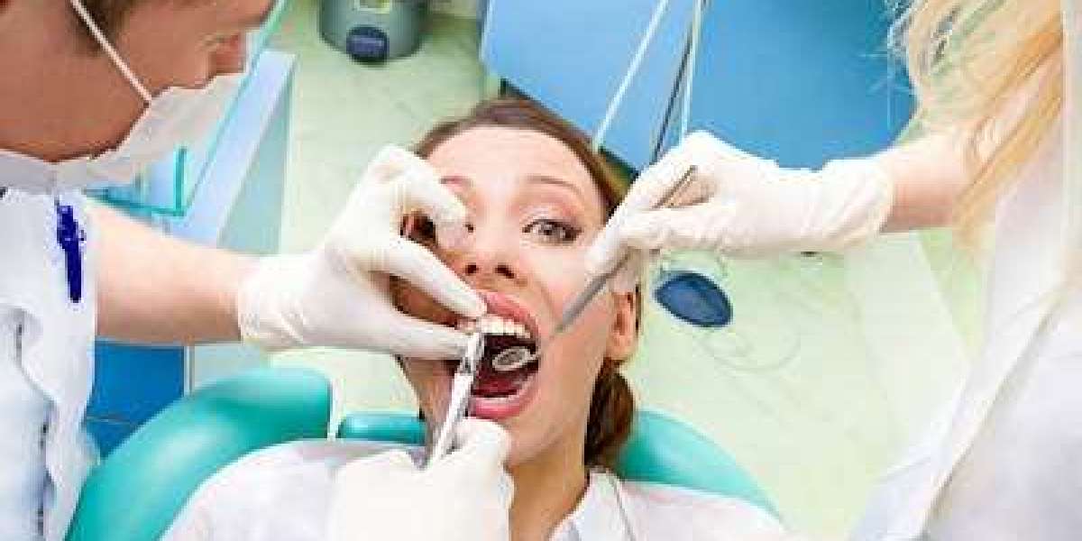 Where Does a Dental Hygienist Work?