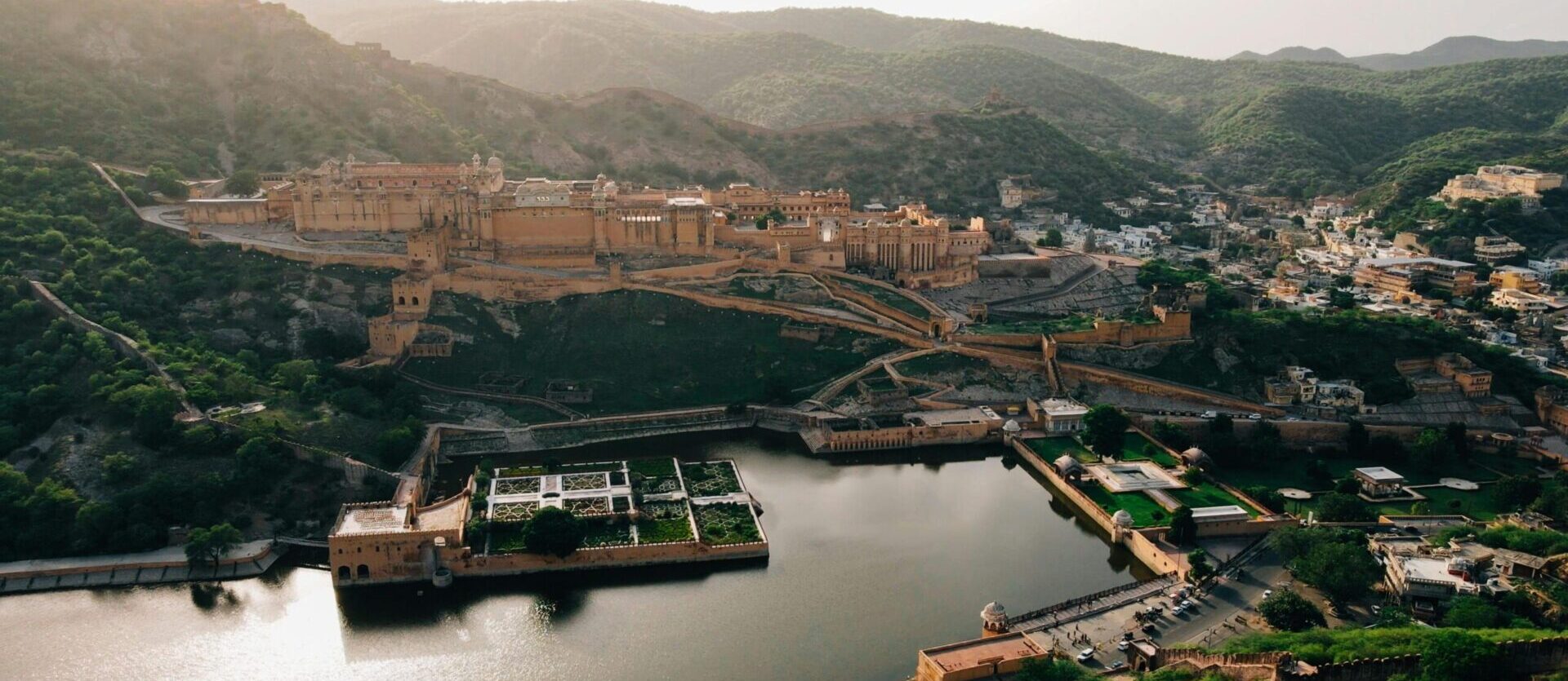 How to Explore Amber Fort Jaipur - A Quick Guide