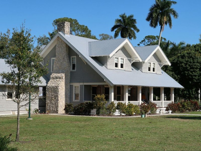 5 Clear Signs It’s Time to Book a Professional Pressure Washing Service