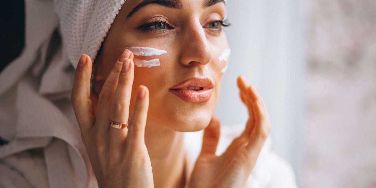 6 Emerging Skincare Trends of 2025 You Need to Know About
