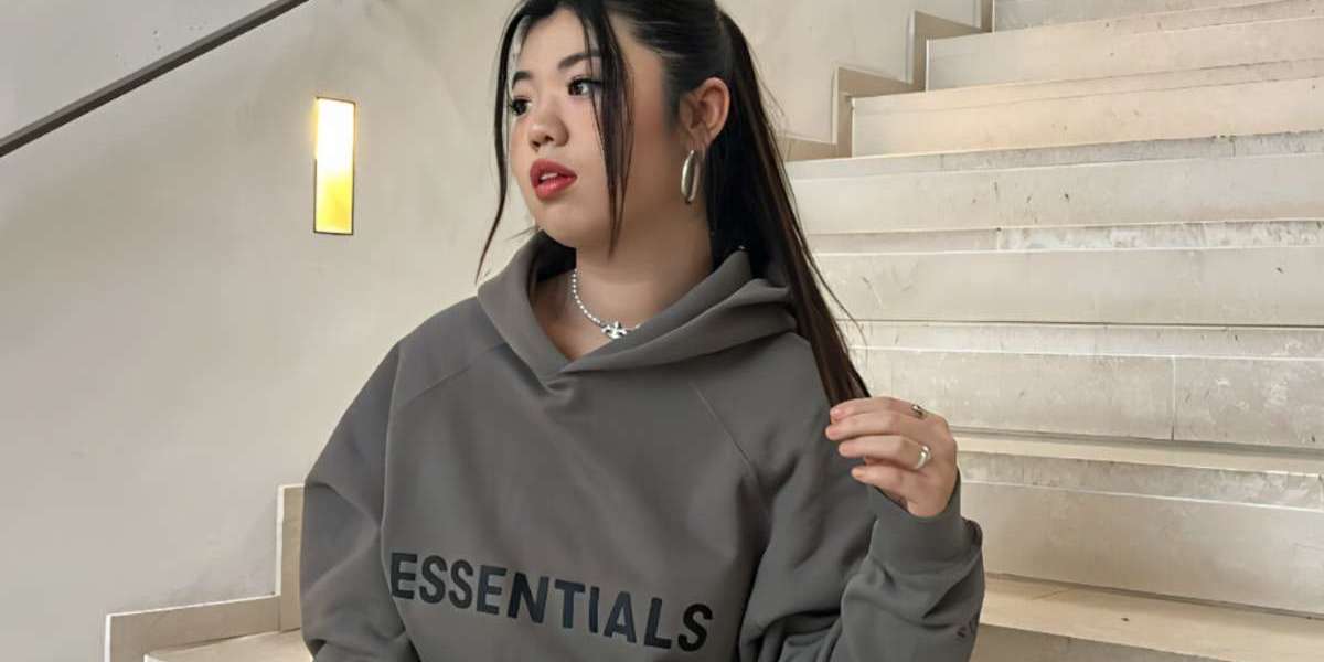 Essentials Hoodies: An Everyday Piece of Clothing