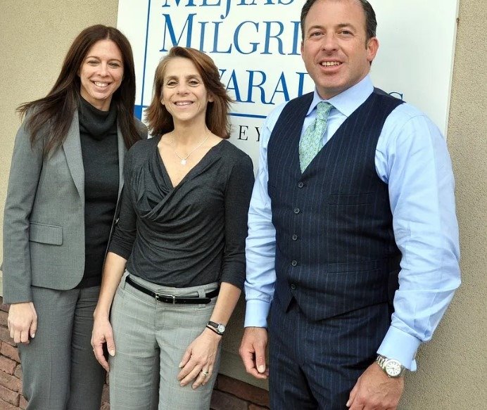 Key Qualities to Look for Hiring a Family Lawyer like David Mejias - guest-post.org