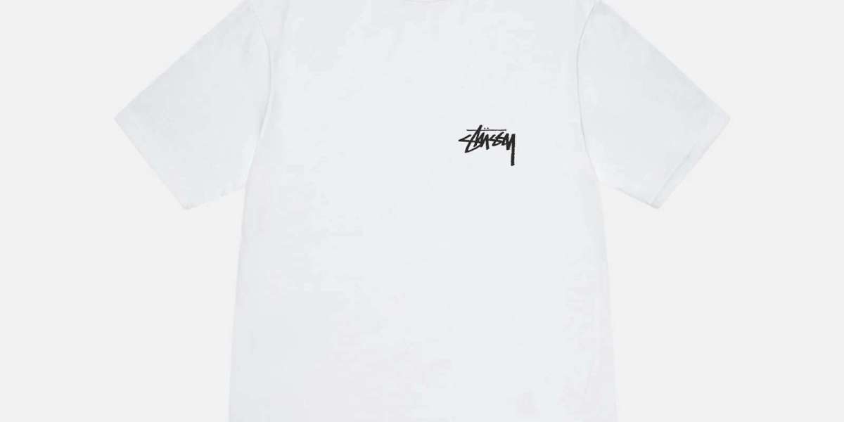 The Iconic Appeal of Stüssy: From Streetwear to Cultural Phenomenon