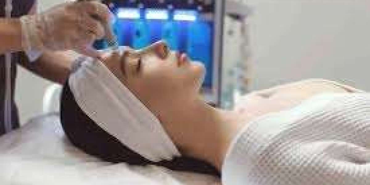 Say Goodbye to Dull Skin with HydraFacial Treatment in Riyadh!