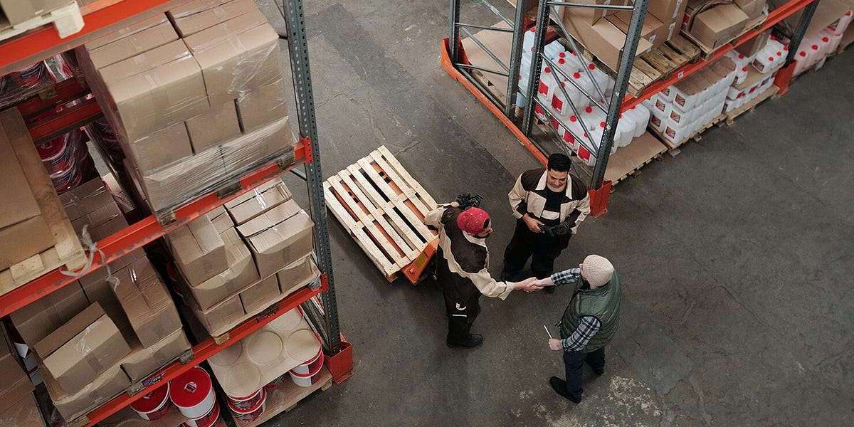 How STC Couriers is Redefining Pharmaceutical Supply Chain Solutions with Precision and Compliance