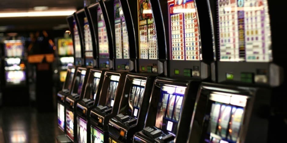 QQSUPER99: Destinasi Utama Slot Online dengan Deposit Pulsa Tanpa Potongan - Plugaki