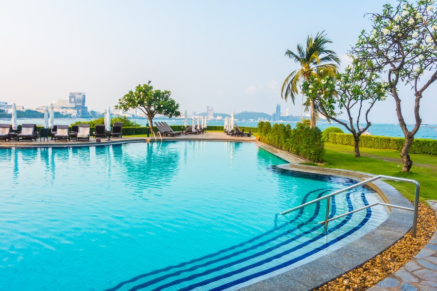 Seasonal Guide: Installing Your Houston Pool in Spring vs. Fall – Site Title