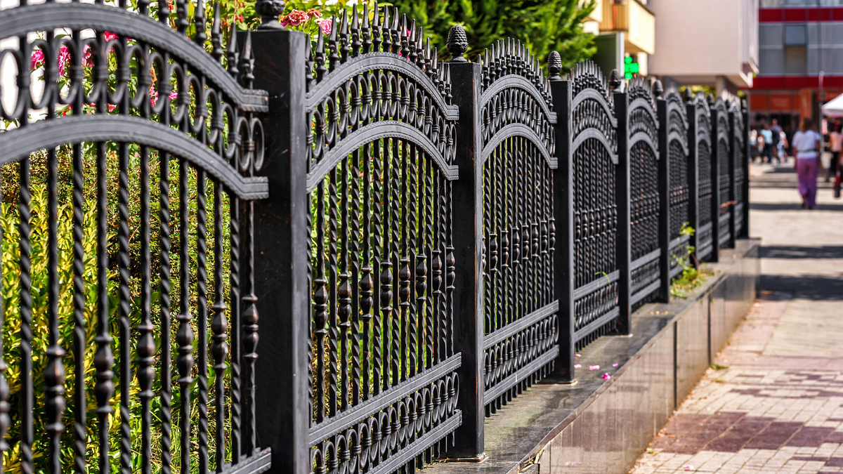 How Much Does a Wrought Iron Fence Cost in Weatherford, TX? | by Sam Taylor | Oct, 2025 | Medium