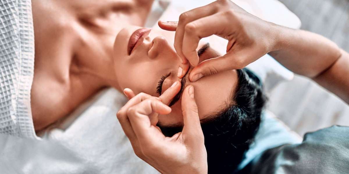MC Beauty Lounge – Discover the Best Facial for Glowing Skin & Premium Nail Care in Dubai