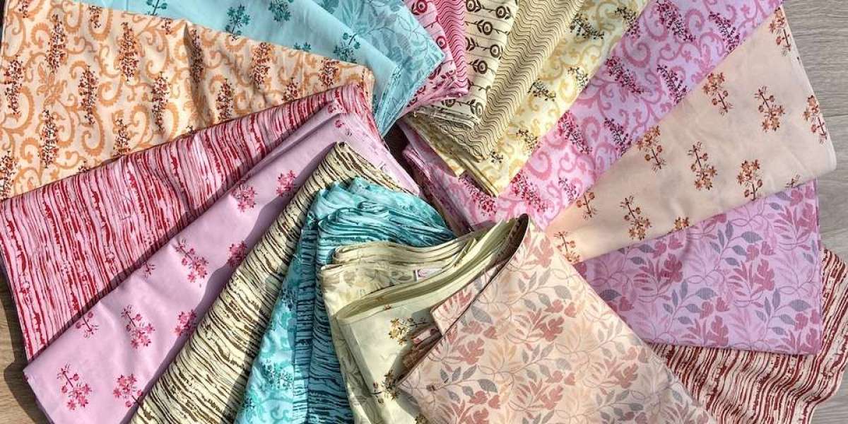 Design Your Vision: The Freedom of Unstitched Suits Online and Saree Blouse Sets