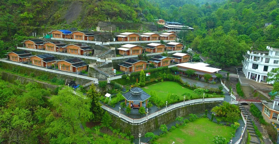 Top Reasons to Choose a 200-Hour Yoga TTC in Rishikesh | by Rishikesh Yogpeeth | Nov, 2025 | Medium