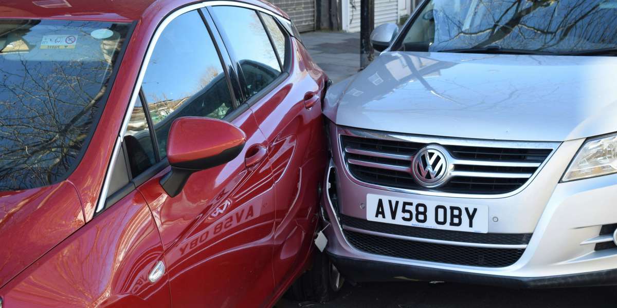 Why Hiring a Car Accident Lawyer in Phoenix Is Essential After a Collision