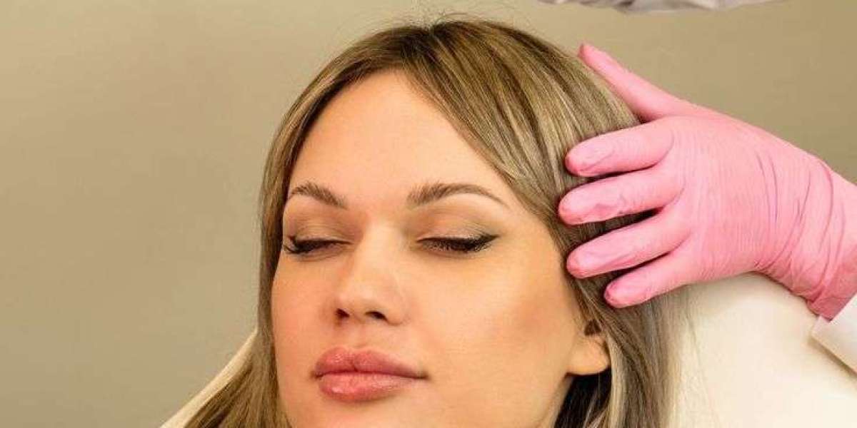A Simple Guide to PRP Therapy in Delhi for Hair and Skin Care