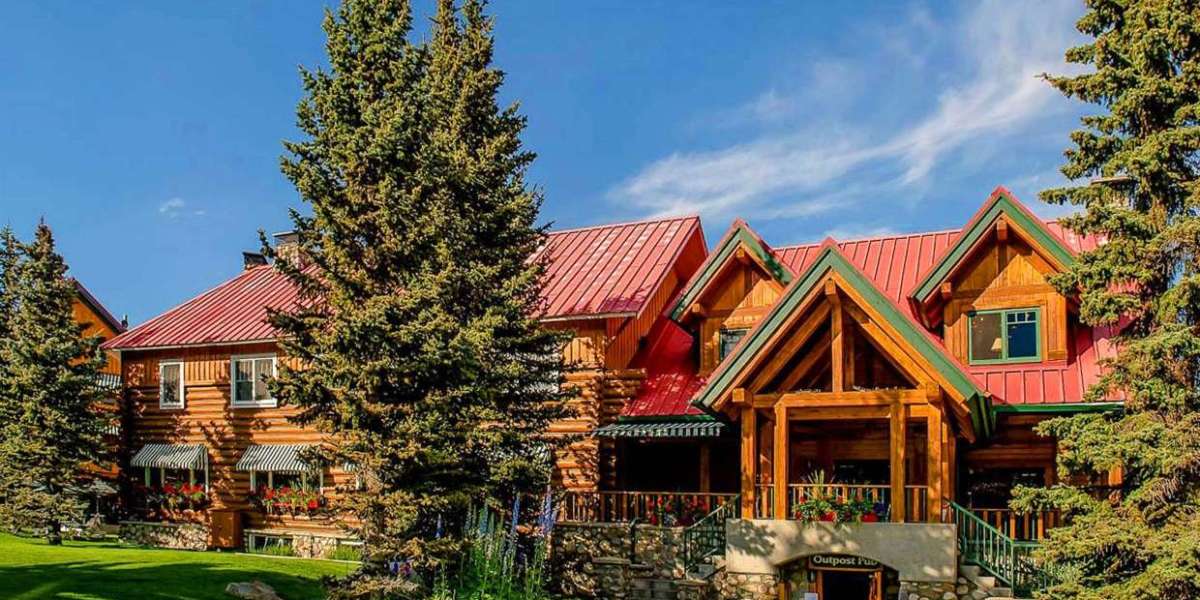 Where to Stay in Lake Louise: Cozy Mountain Stays Ideal for a Quiet Getaway