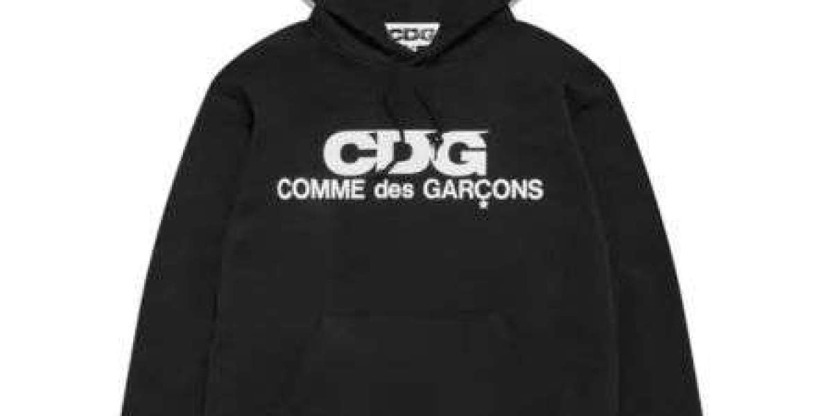 Measured Continuity Within the Comme des Garçons Hoodie Narrative