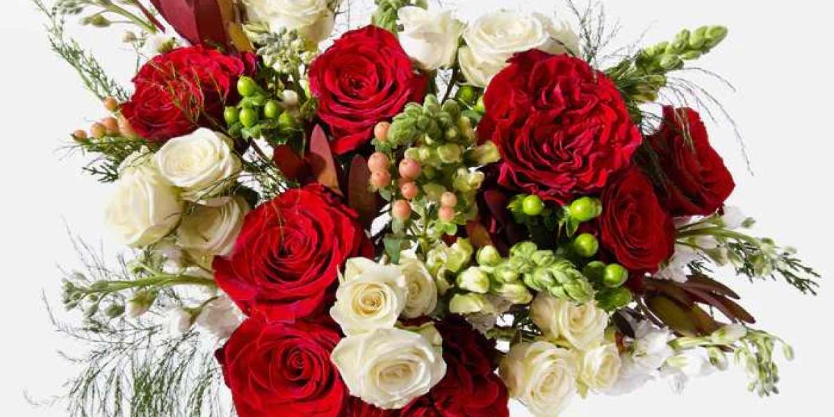 Timeless Floral Expressions to Celebrate Romance