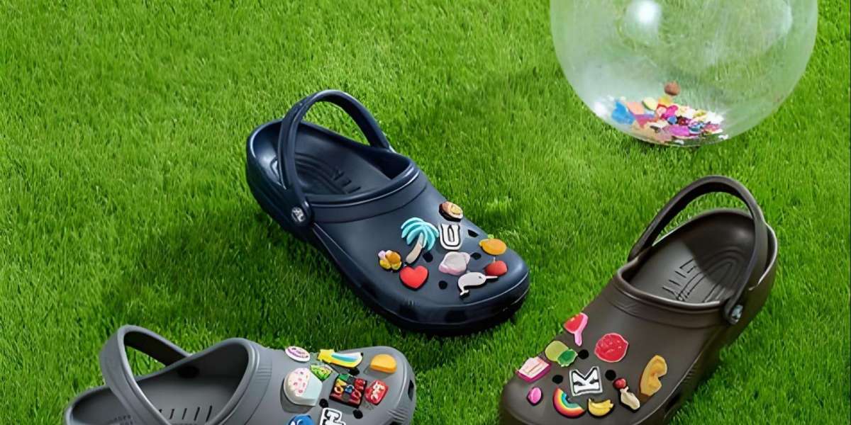 รองเท้าเด็กวิบวับ ใส่สนุกทุกวันกับโคร็กส์