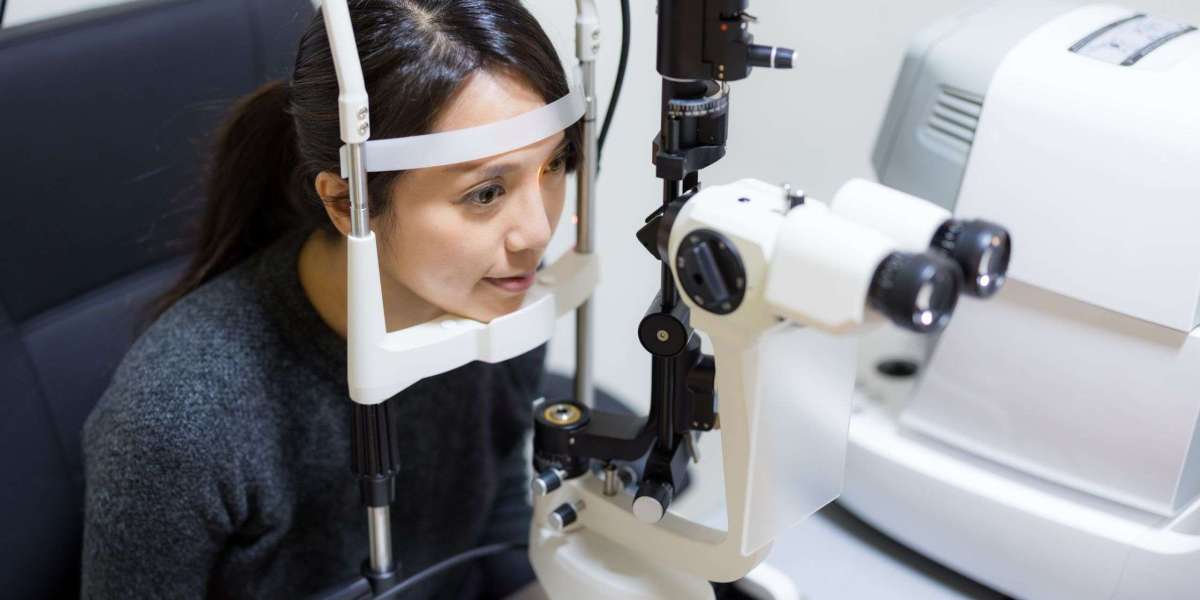 SCHWIND ATOS vs Traditional LASIK: Why Mumbai Patients Are Making the Switch