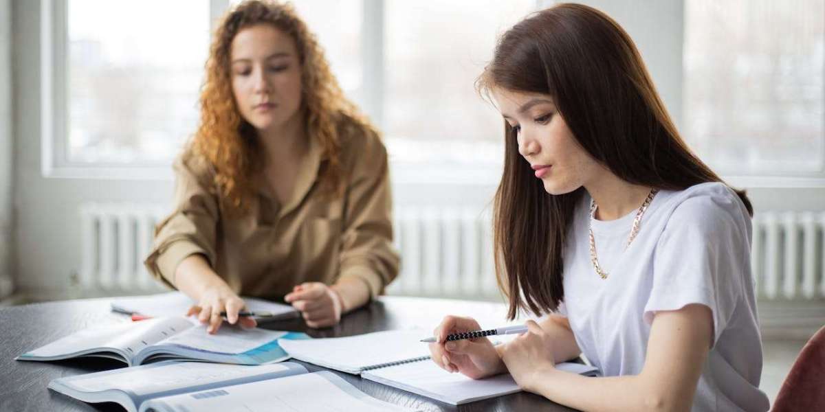 How an IB Tutor Builds Confidence and Improves Academic Performance