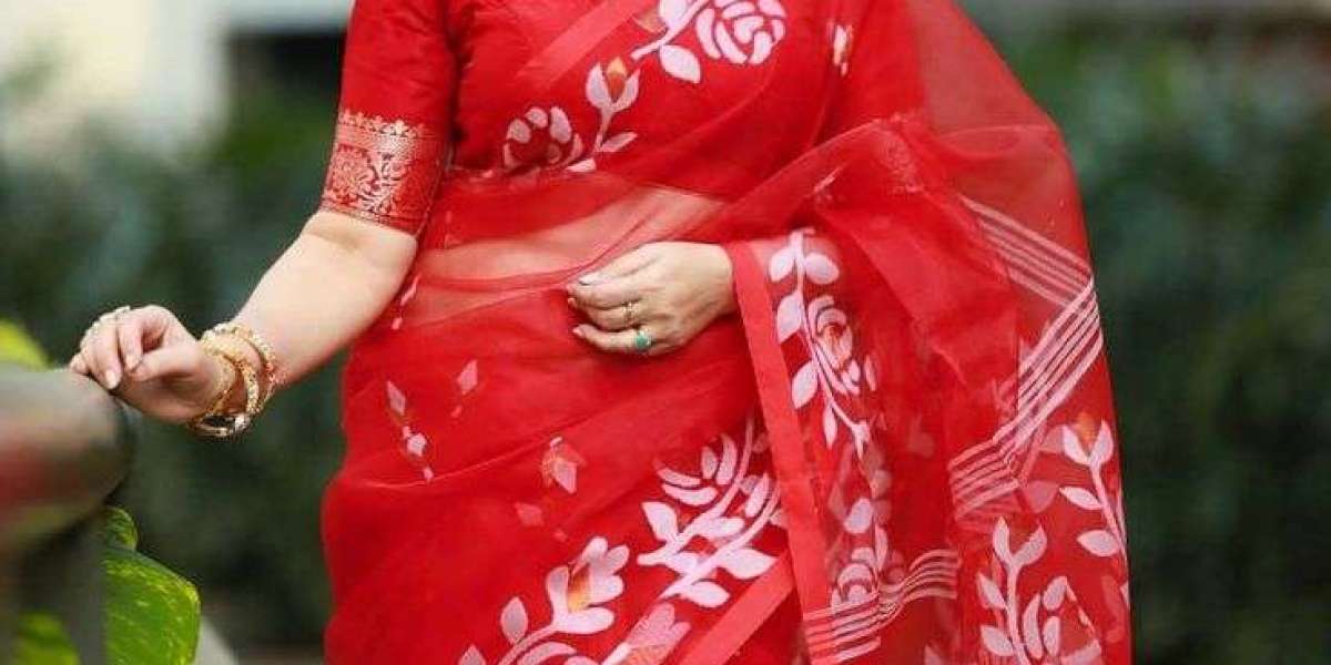 Experience Timeless Grace with Gulbhahar's Muslin Saree Collection