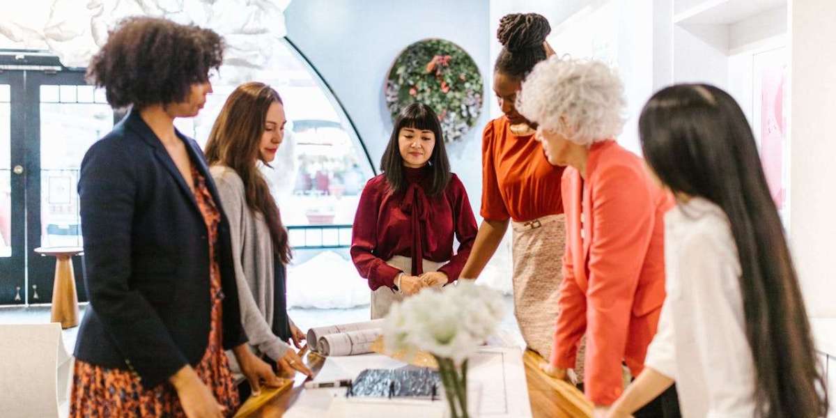 The Best Colors and Fabrics for Women’s Formal Office Wear – Jaey Shop’s Guide
