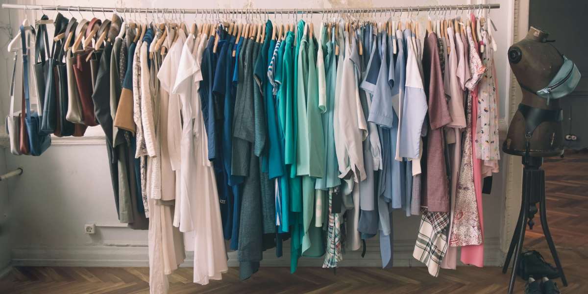 Wholesale Clothing Trends UK Boutiques Should Stock This Season