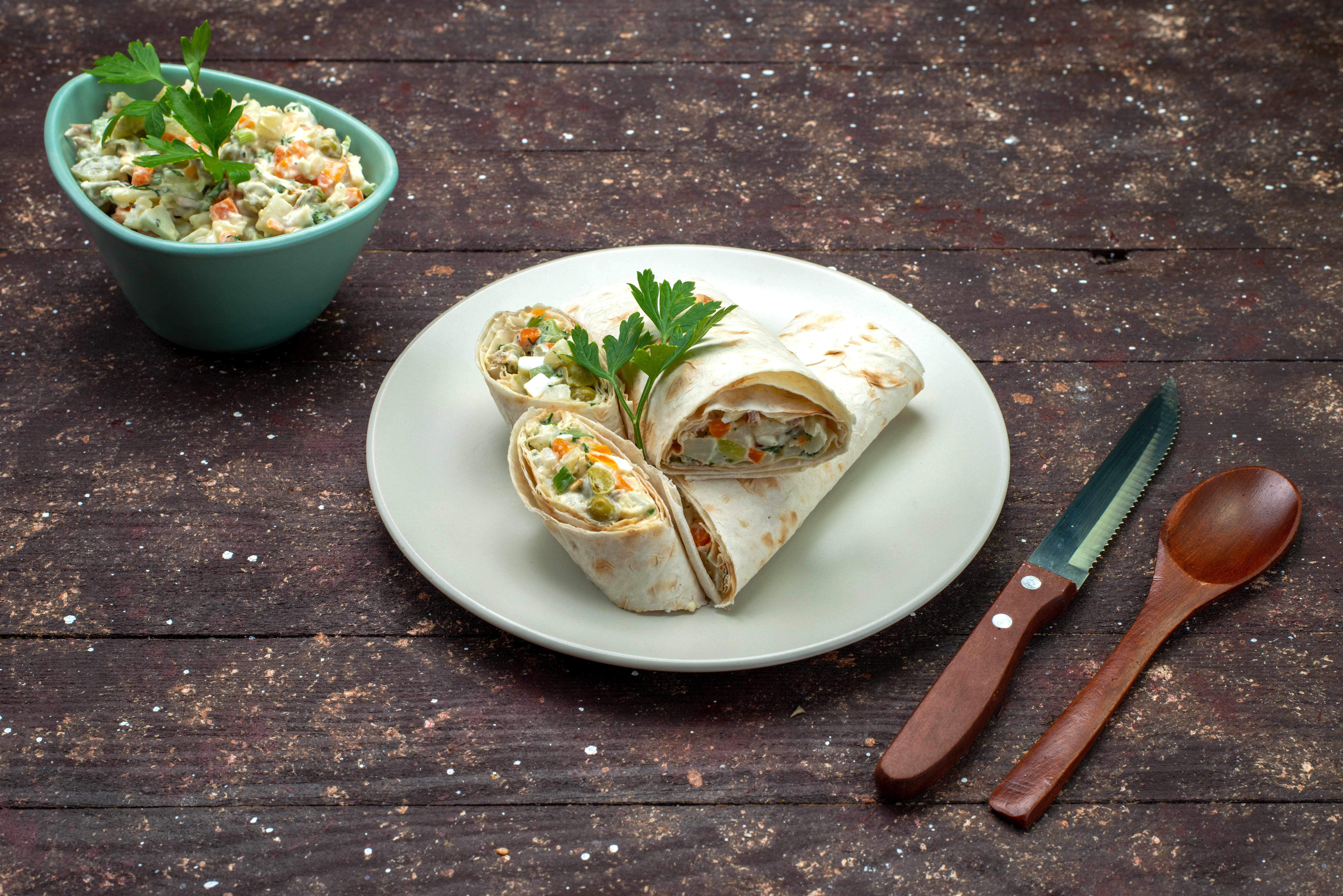 What Makes an Egg White Spinach Wrap a Healthy Choice?