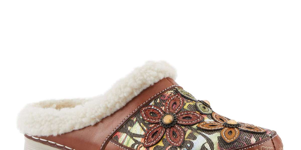 Why Comfortable Clogs and Seasonal Shoes Are Always in Style