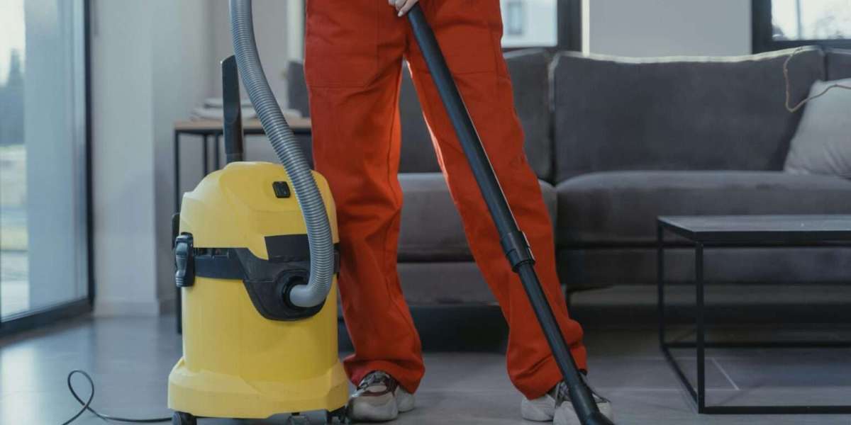 Emergency drain cleaning service